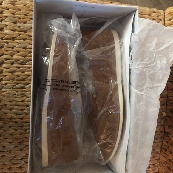 Steve Madden Arrow Perforated Slip On Loafer Shoes - Picture 8 of 8